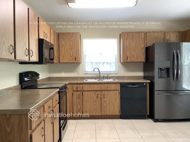 Building Photo - 1557 Long Pond Dr