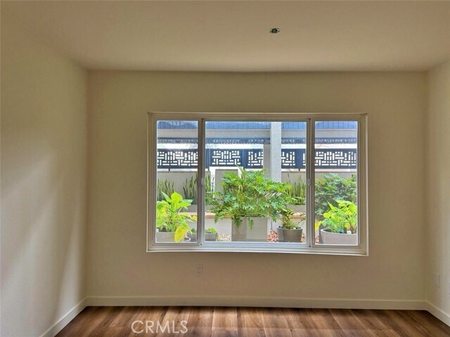 Building Photo - 230 S Catalina Ave