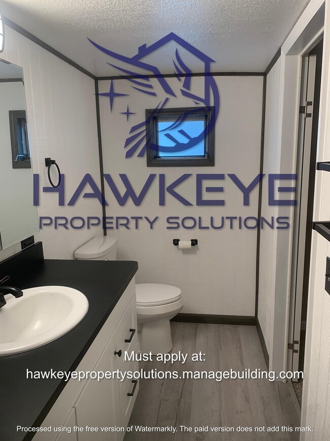 Building Photo - 530 Skyline Dr E