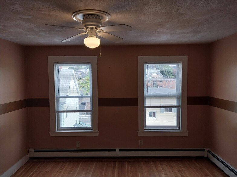 Building Photo - 7 Hillside Ave