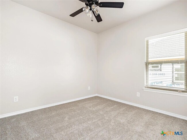 Building Photo - 602 Dred Roger Circle