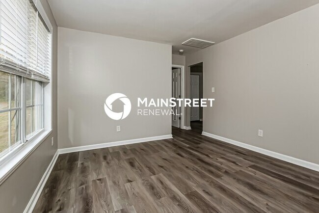Building Photo - 3 Bedroom Pet-Friendly Home in GASTONIA, NC with Main Street Renewal