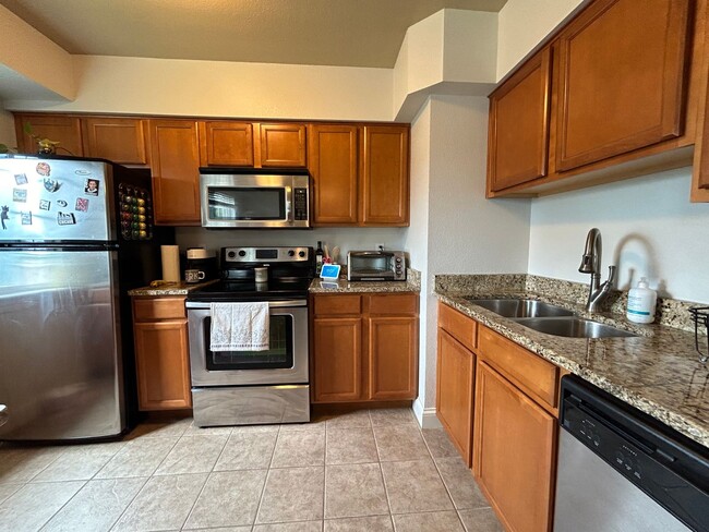 Building Photo - $1,100 | 1 Bedroom, 1 Bathroom Condo | No ...