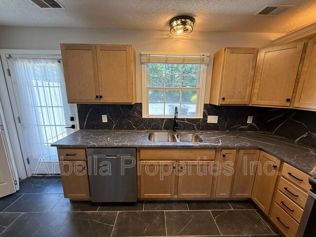 Building Photo - 1735 Blakewood Ct