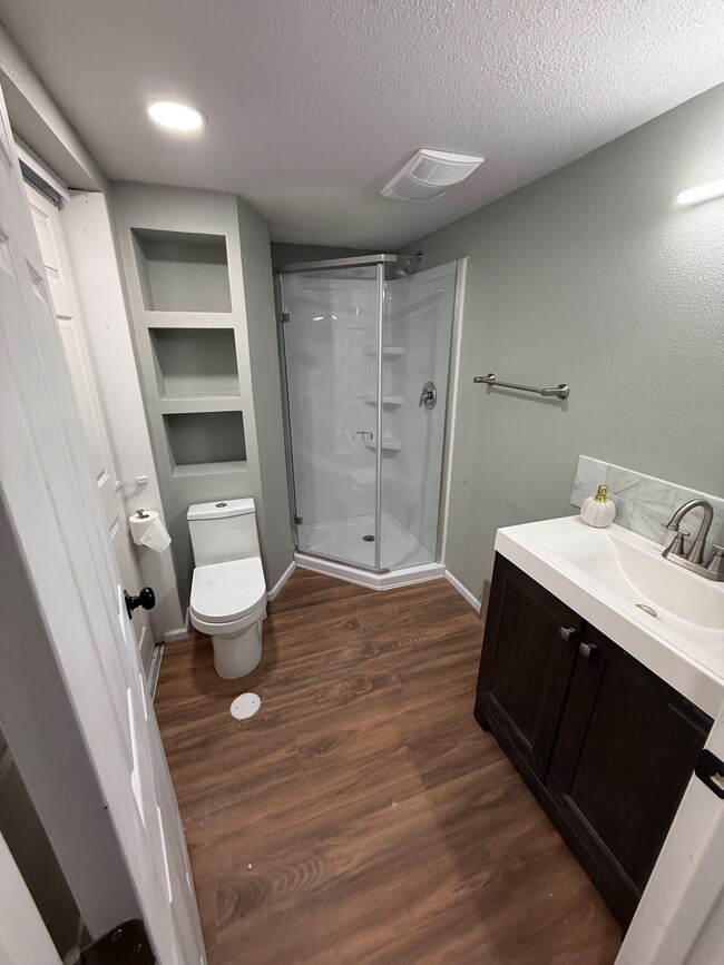 Building Photo - 18624 E 8th Ave