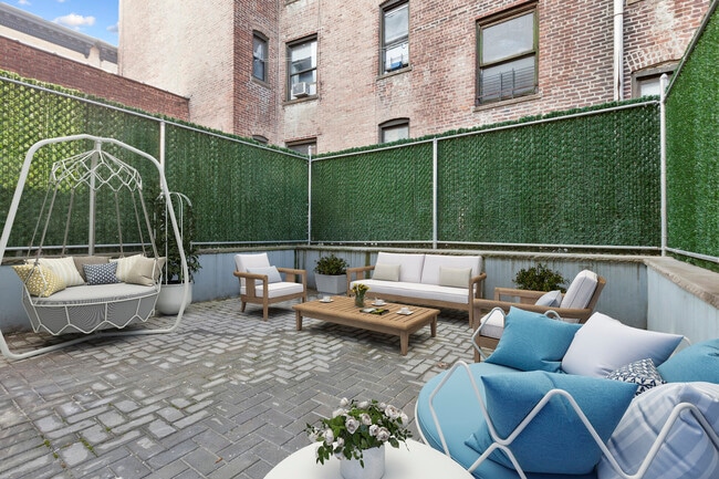 Primary Photo - 384 Audubon Ave