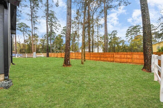 Building Photo - 23855 Creek Wood Dr