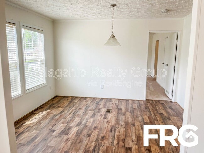 Building Photo - 5961 Berkley Dr