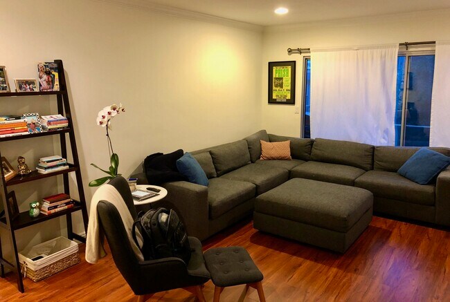 Primary Photo - 423 Pier Ave