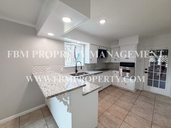 Building Photo - 509 Lake Park Ave