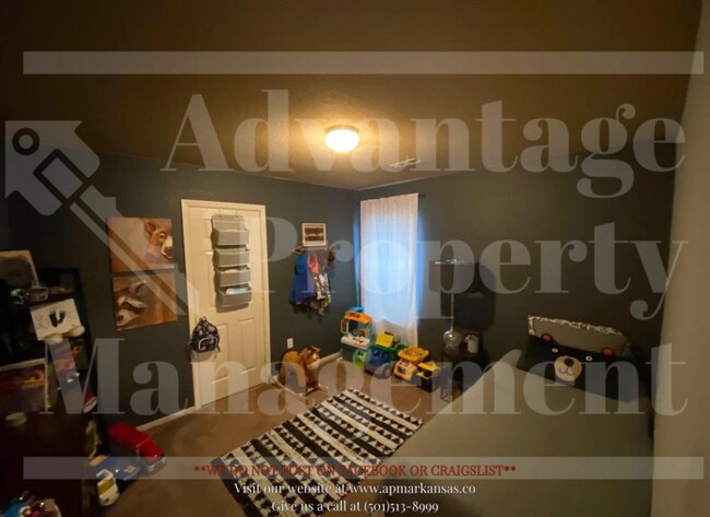 Building Photo - 3010 Alderwood Dr