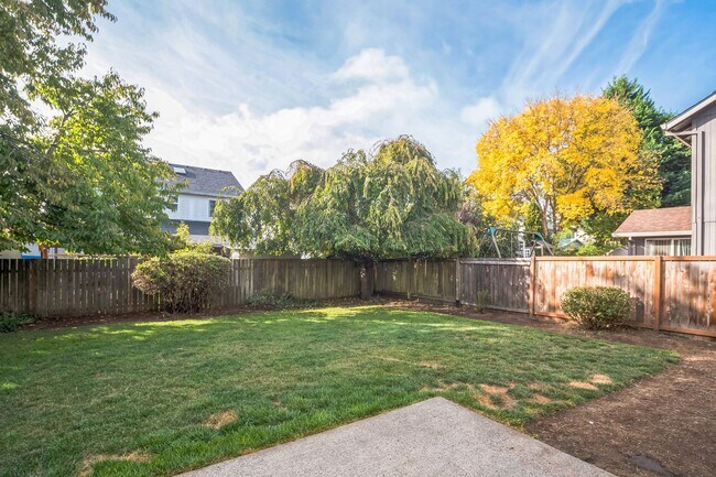 Building Photo - 3114 SE Tumblestone Dr