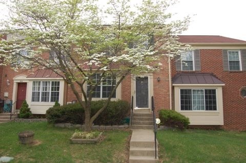 Building Photo - 8212 Londonderry Ct