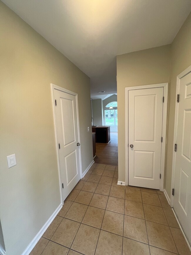 Building Photo - 114 Grand Oaks Dr