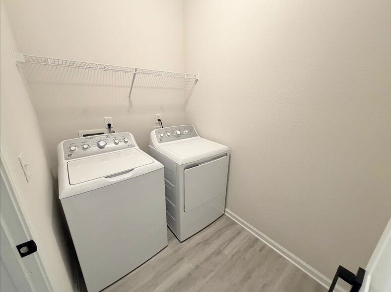 Building Photo - 162 Cedar Elm Way