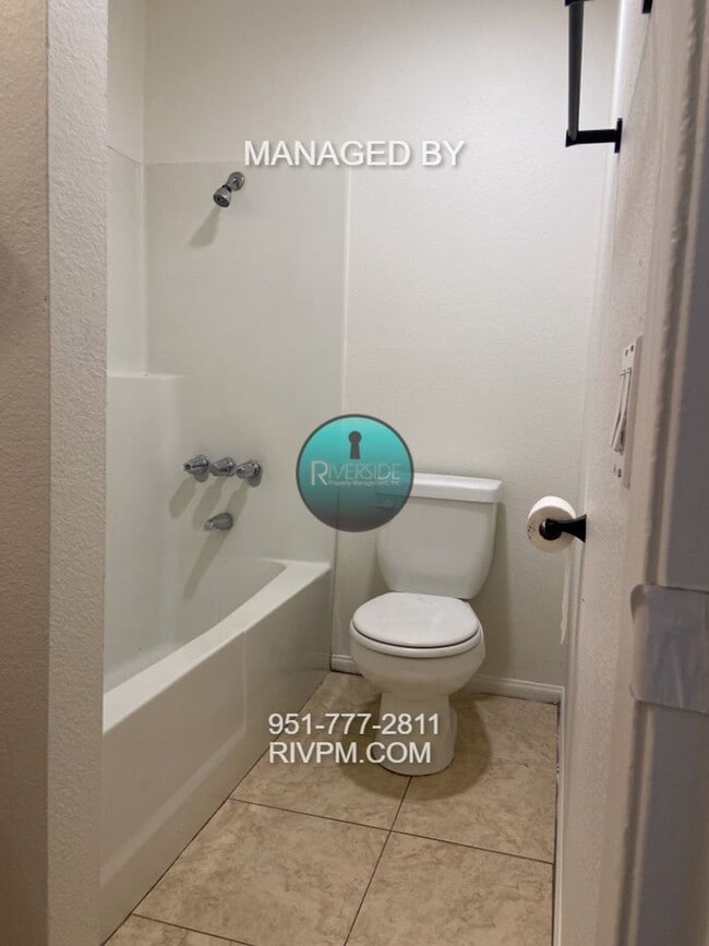 Building Photo - 2 Bed 2 Bath Condo In Gated Community  — $250 Move-In Discount!