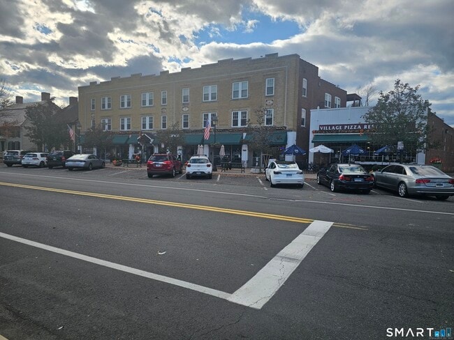 Building Photo - 403 Main St