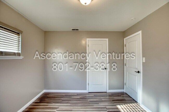 Building Photo - 4104 W 4865 S