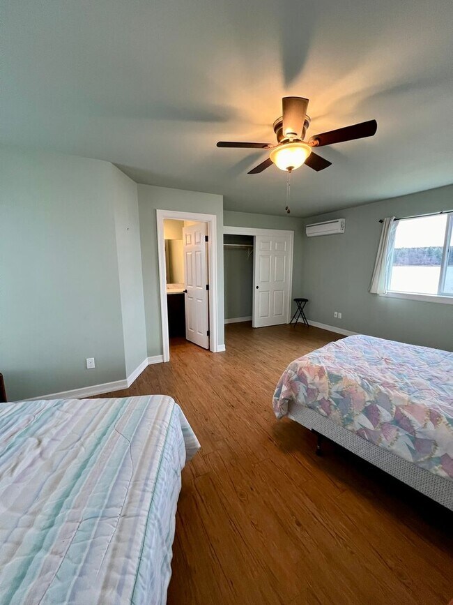 Building Photo - Waterfront 2 Bedroom Home in Ferndale!