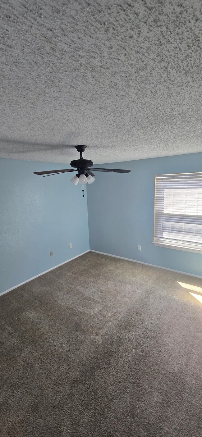 Building Photo - 3700 Idlebrook Cir