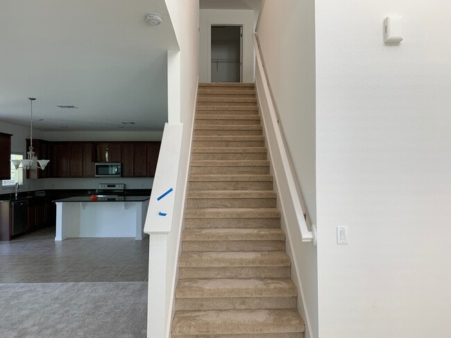 Building Photo - Spacious 4 Bedroom House - Oakland Trails