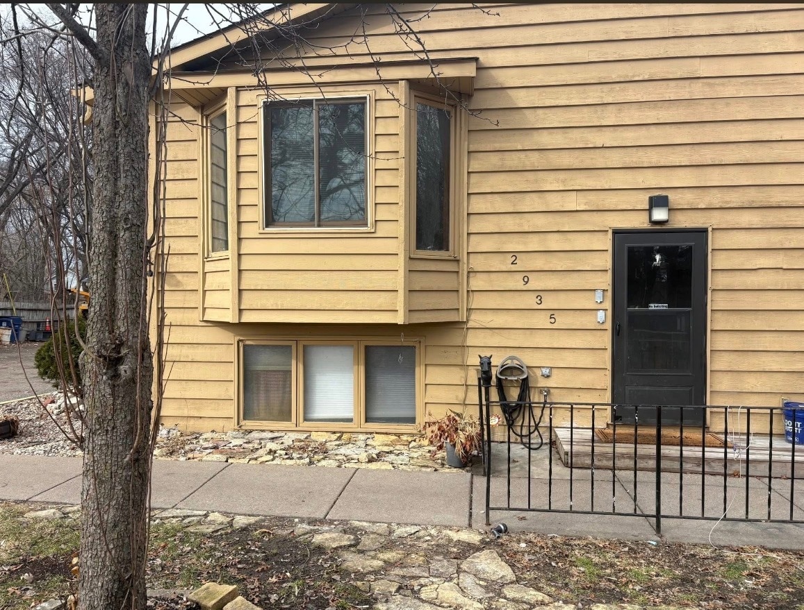 Building Photo - 2935 Mounds View Blvd