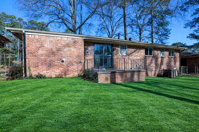 Building Photo - Move in before February 28th and get $100 OFF your rent for the first 3 months — PLUS a $250 Amaz...