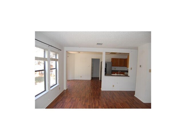 Building Photo - 1403 Bullhill Cove