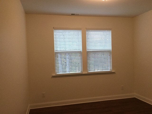 Building Photo - 303 South Fork Lane