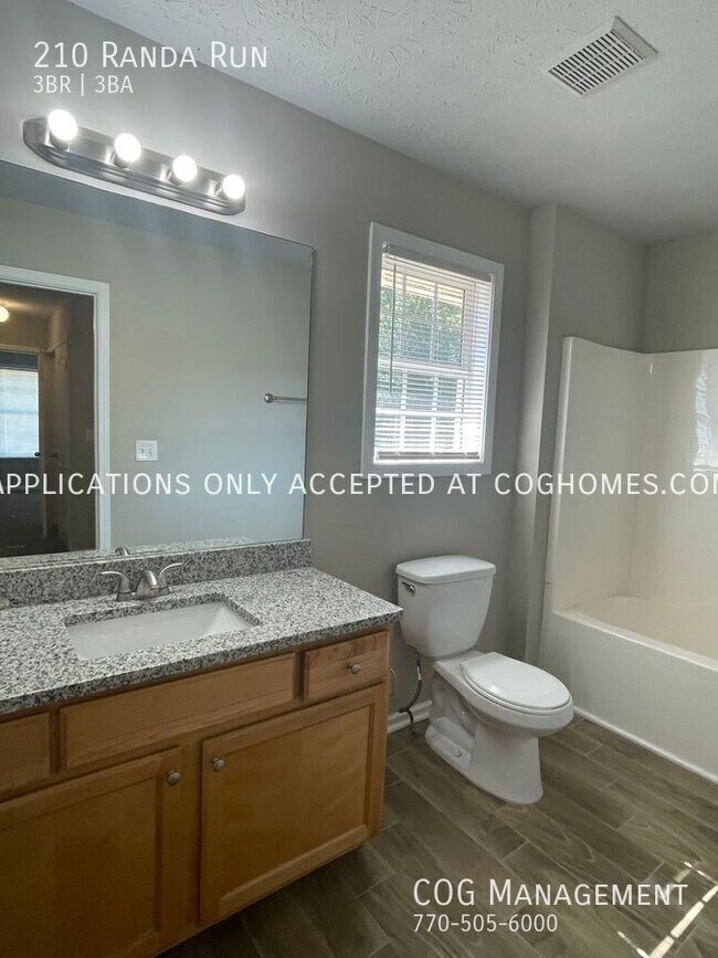 Building Photo - 210 Randa Run