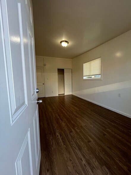 Building Photo - 1349 94th Ave