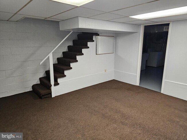 Building Photo - 3238 Westmont Ave