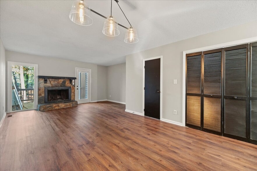 Building Photo - 5508 Kaplan Dr