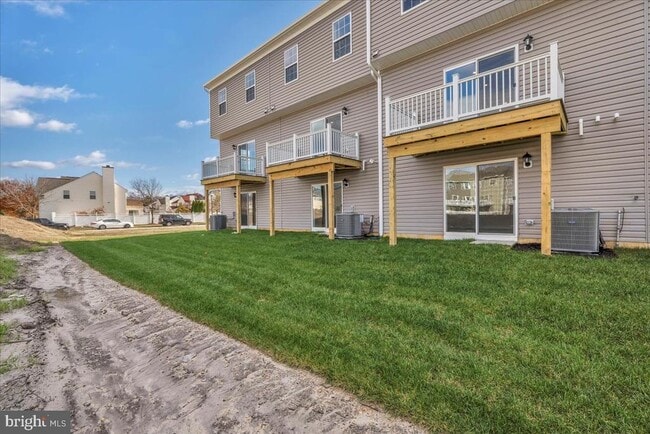 Building Photo - 220 Sandy Rdg Rd