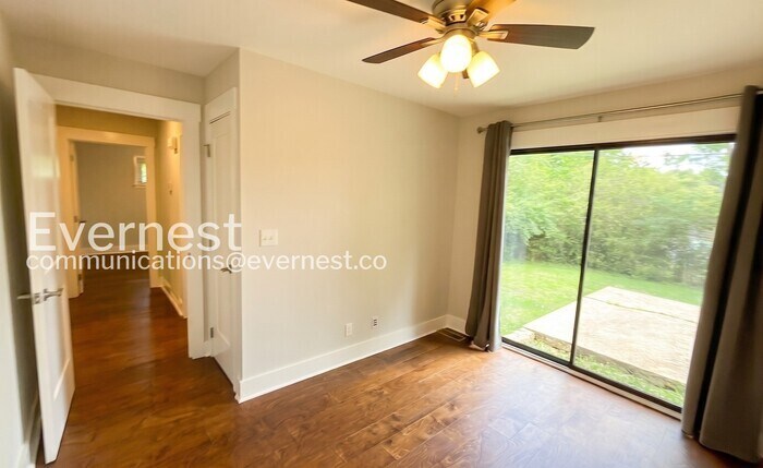 Building Photo - 1206 Cranbrook Dr