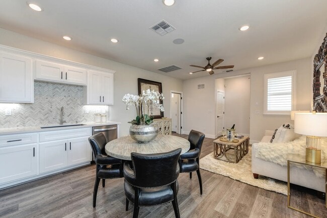 Building Photo - 4085 Peter's Ct