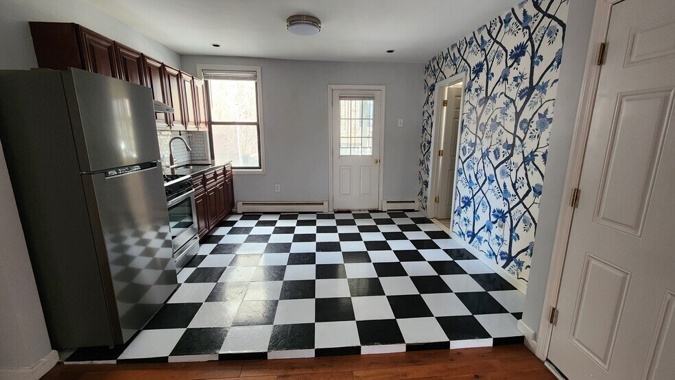 Building Photo - 523 Jersey Ave