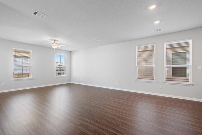 Building Photo - 115 Sawtooth Mountain Way