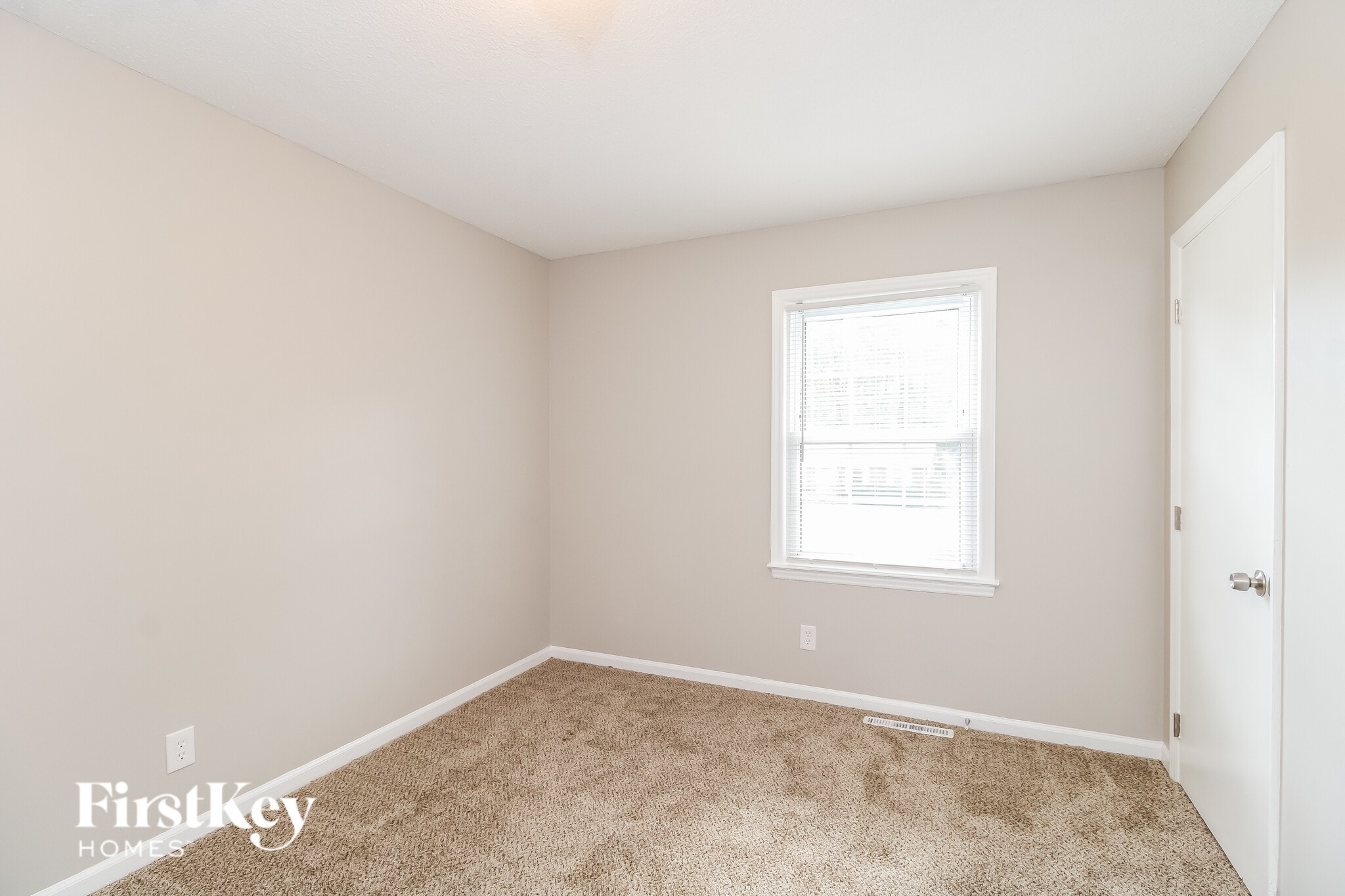 Building Photo - 4305 Sunnyside Dr