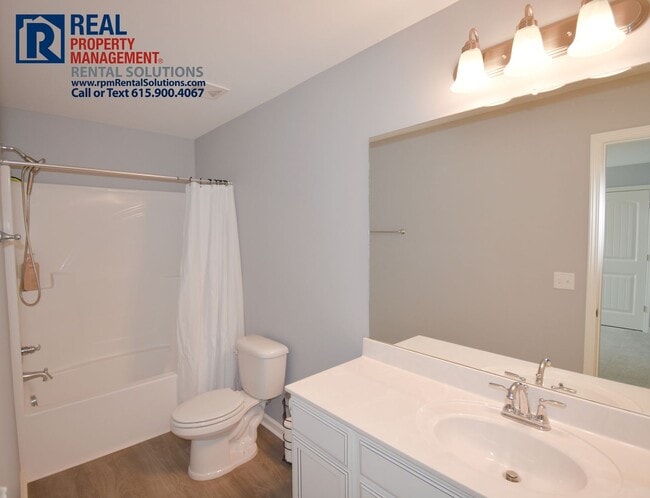 Building Photo - Gorgeous end unit 2 bedroom townhouse with garage! PLUS Loft!