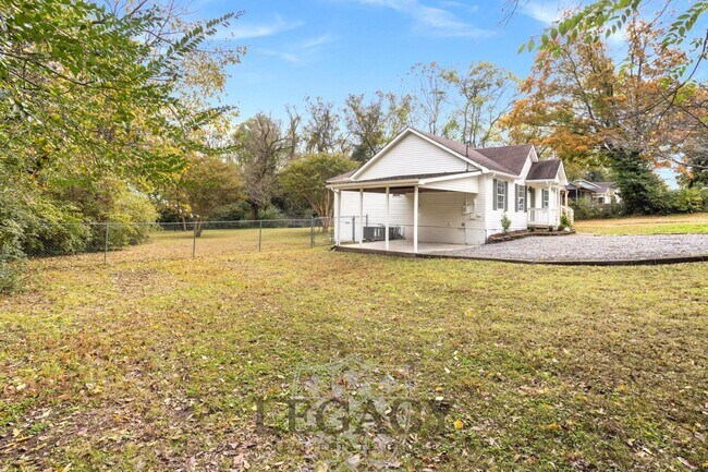 Building Photo - 100 Sadler Ct