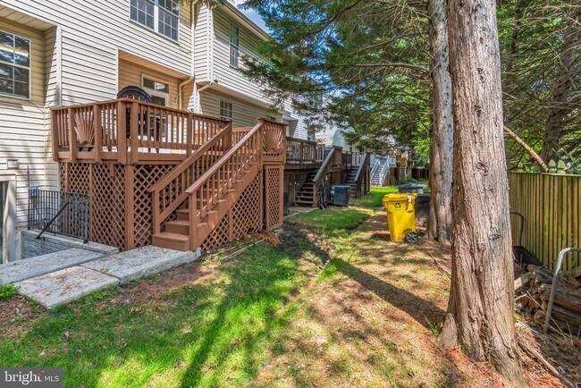 Building Photo - 2519 Dog Leg Ct
