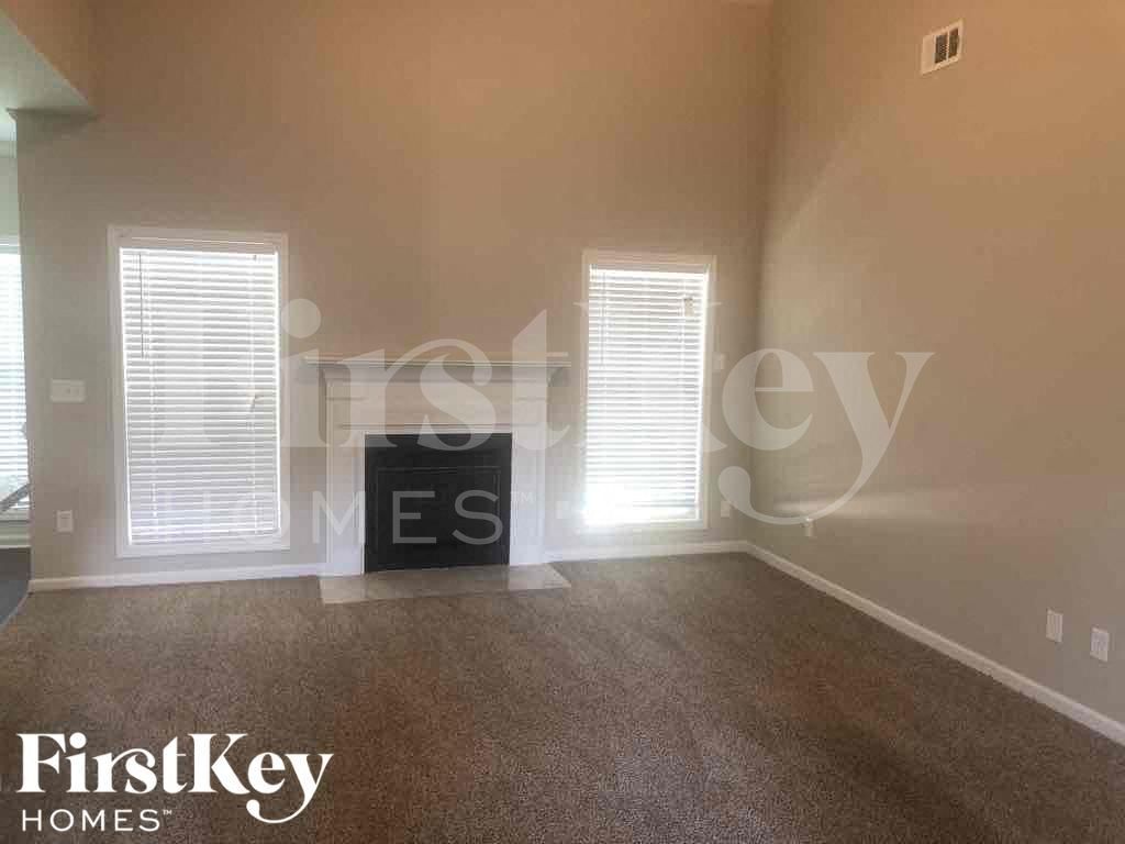 Building Photo - 1401 Aramore Dr SE