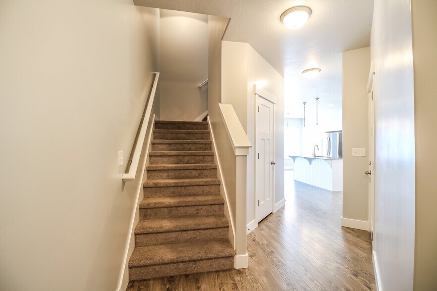 Building Photo - 4901 W Spire Way