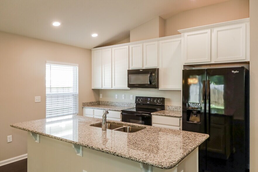 Building Photo - 3020 Angora Bay Dr
