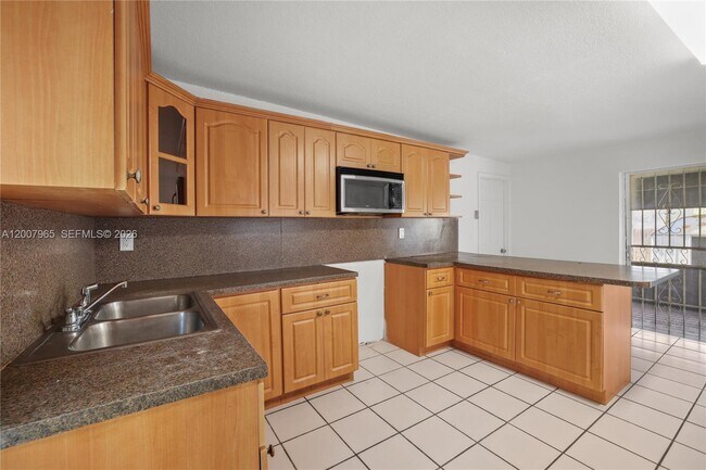 Building Photo - 3720 NW 20th Ct