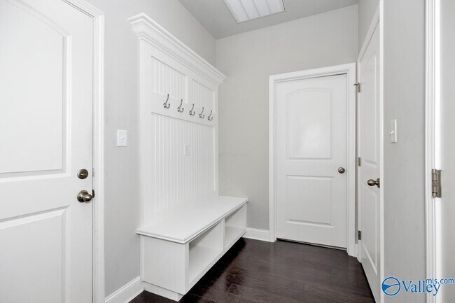 Building Photo - 207 Blackwood Dr NW