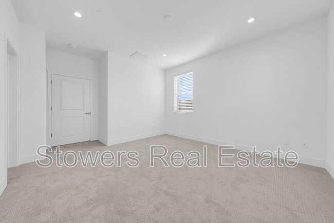 Building Photo - 3001 Ivory Ter