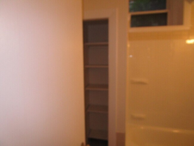 Building Photo - 120 Riverway