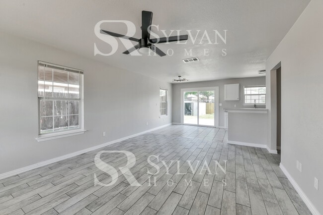 Building Photo - Come and live the good life in this beautiful 4 bedroom, 2 bathroom home